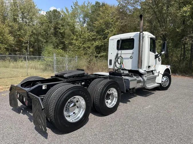 2020 Peterbilt 567