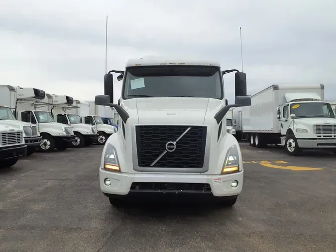 2020 VOLVO VNR64T-640