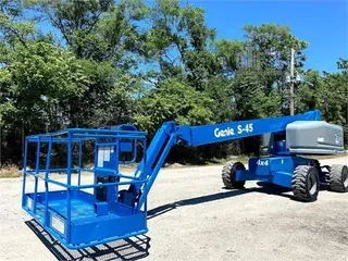 2013 GENIE S45