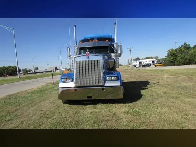 2021 Kenworth W900L