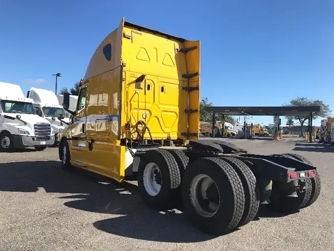 2019 Freightliner T12664ST