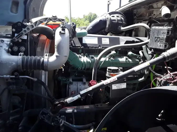 2020 VOLVO VNL64T-300ff2b2ea58c3729c78549357b08f28bad