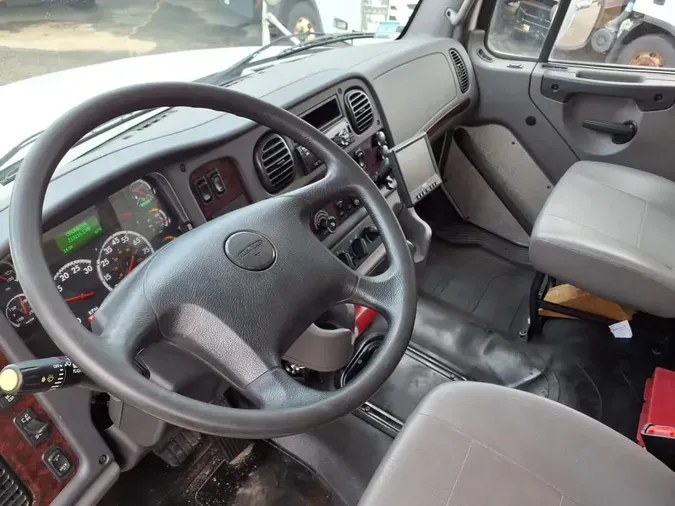 2020 FREIGHTLINER/MERCEDES M2 106