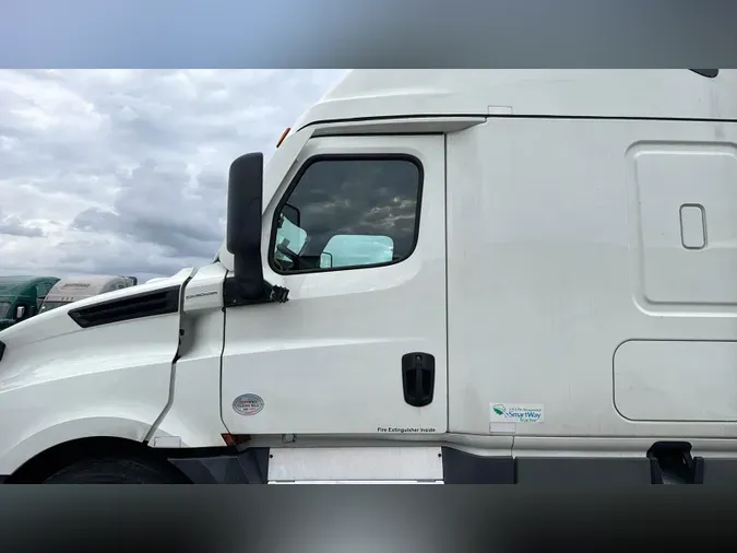 2022 Freightliner Cascadia 126