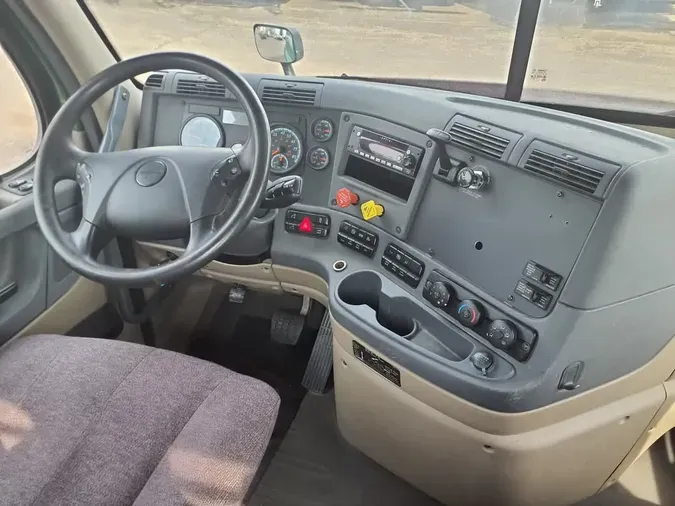2017 FREIGHTLINER CASCADIA 113