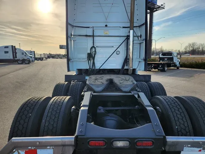 2020 VOLVO VNL64T860