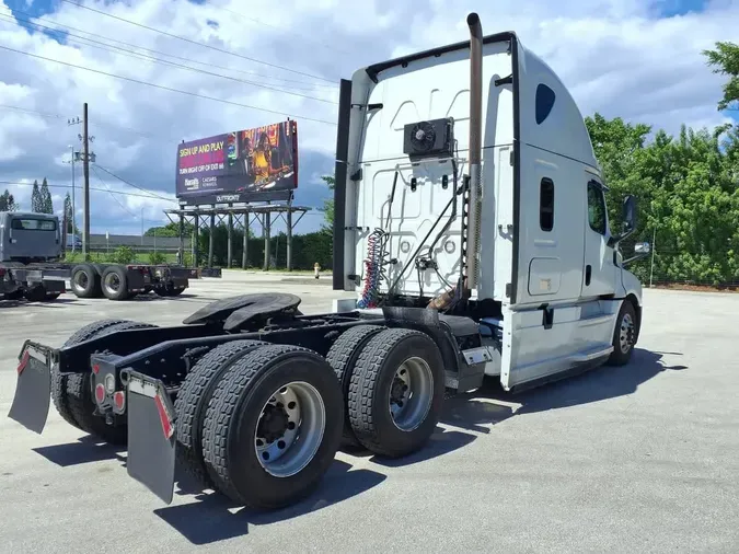 2019 FREIGHTLINER NEW CASCADIA PX12664