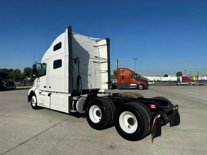2022 Volvo VNL64T760