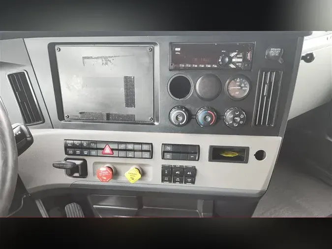 2020 FREIGHTLINER CA126