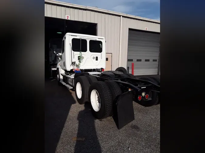 2016 FREIGHTLINER/MERCEDES CASCADIA 125