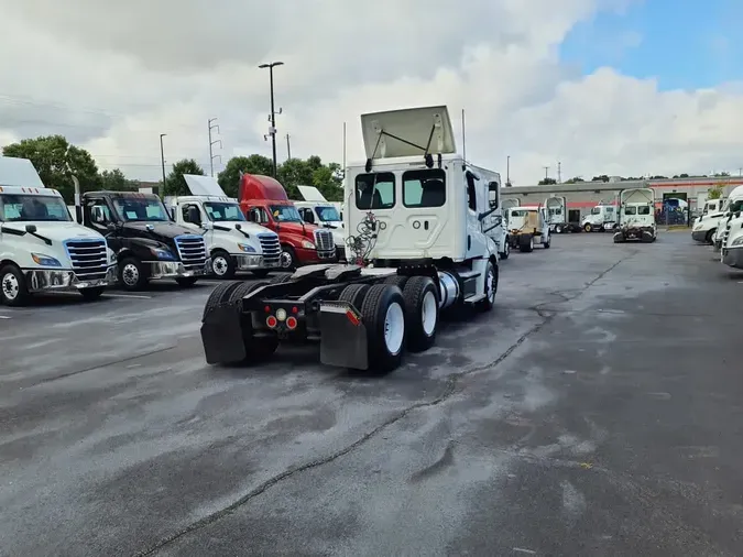 2018 FREIGHTLINER NEW CASCADIA PX12664