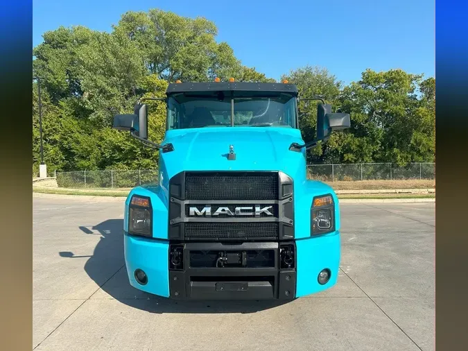 2020 MACK AN64T