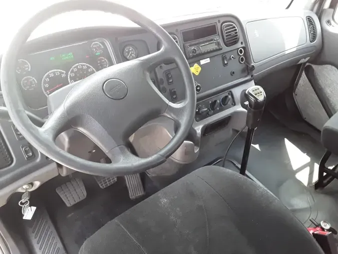 2016 FREIGHTLINER M2-112