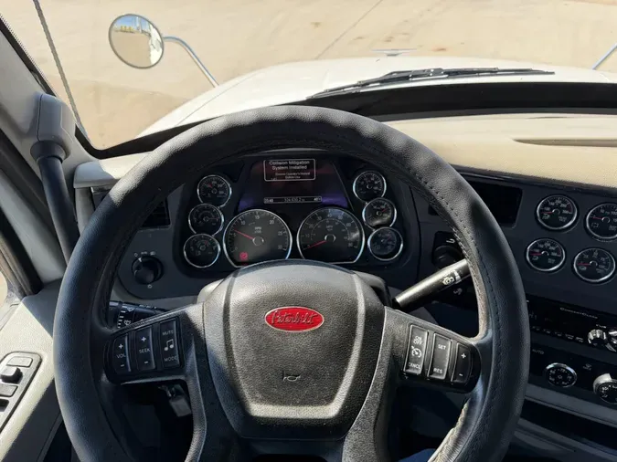 2020 Peterbilt 567