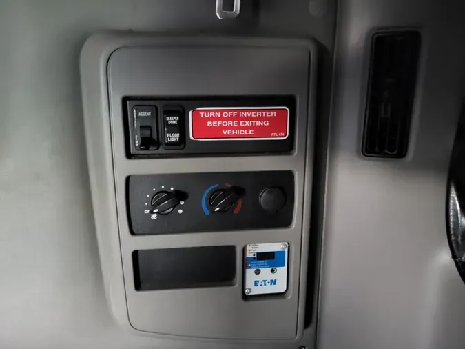 2023 International LT625ff47c9167834fc62a4a3a70f725e1579