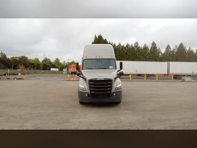 2023 Freightliner Cascadia 126