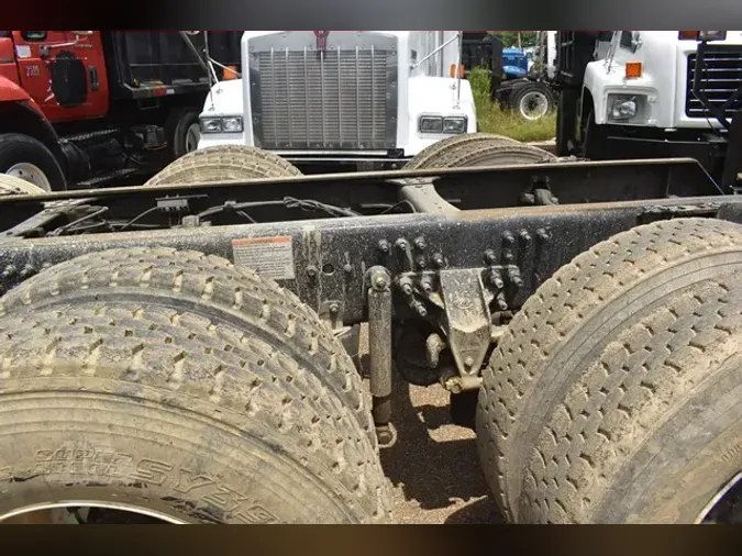 2010 MACK GRANITE GU813