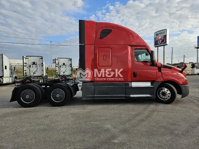 2021 FREIGHTLINER Cascadia 126