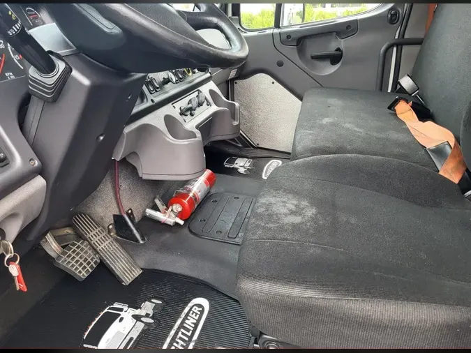 2018 FREIGHTLINER/MERCEDES M2 106