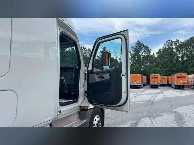 2022 Freightliner Cascadia
