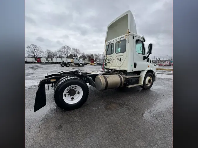 2018 FREIGHTLINER/MERCEDES CASCADIA 113