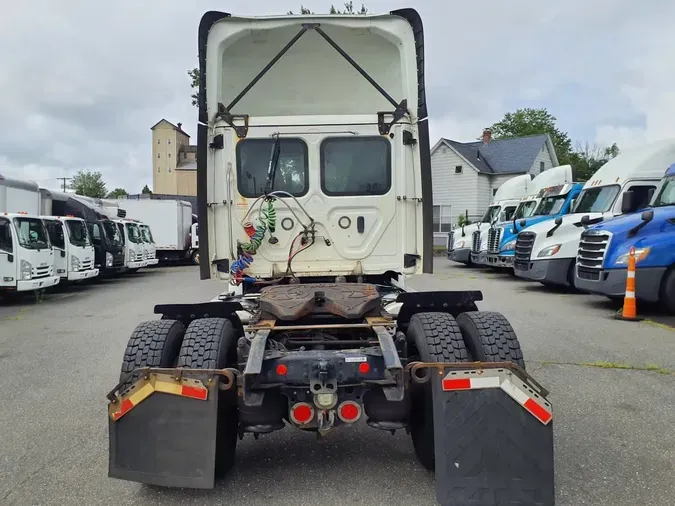 2019 FREIGHTLINER NEW CASCADIA 126