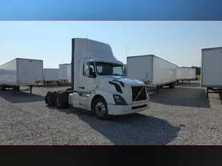 2018 Volvo VNL300