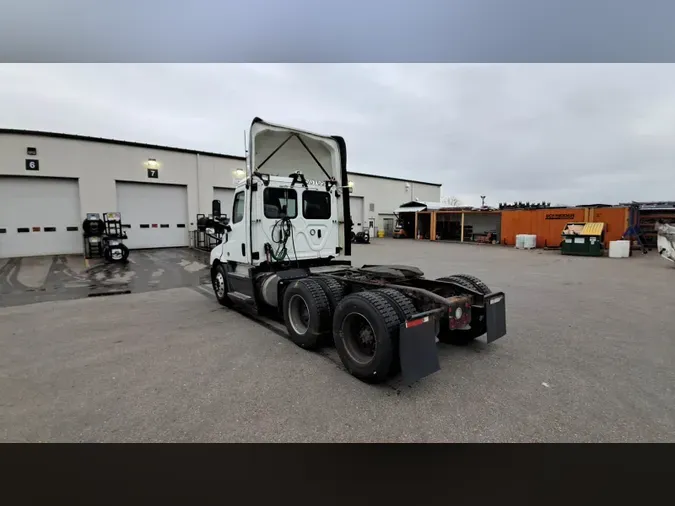 2020 Freightliner Cascadia 126