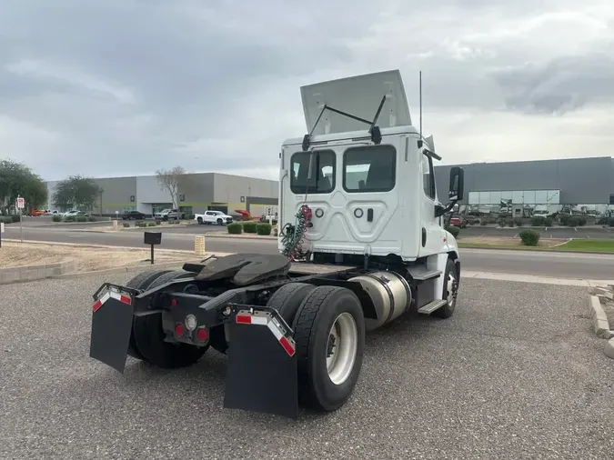 2018 FREIGHTLINER/MERCEDES CASCADIA 125