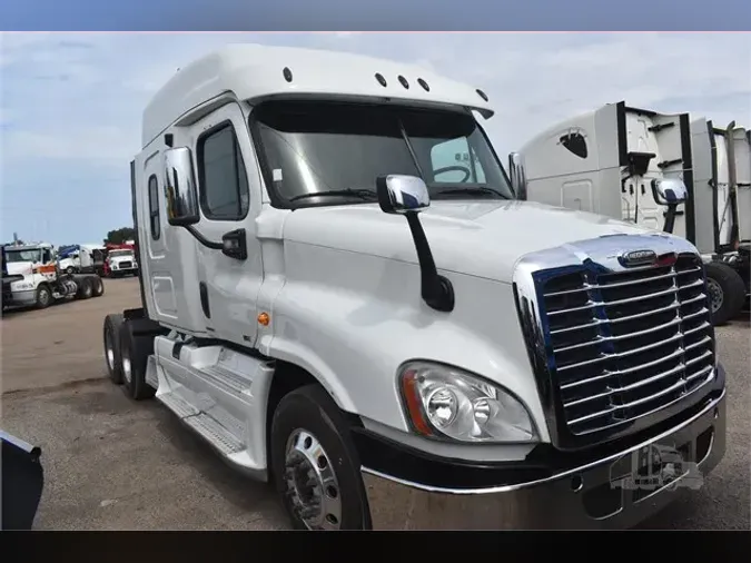 2012 FREIGHTLINER CASCADIA 125