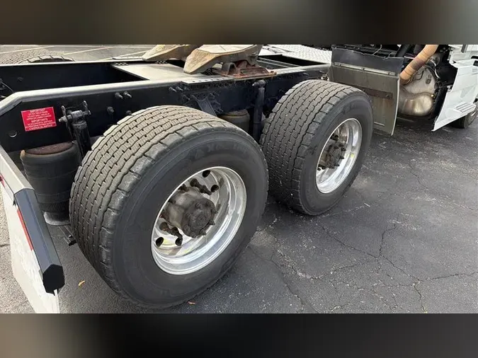 2023 VOLVO VNR300ff669b1532090955b2c40000e3beb1cc