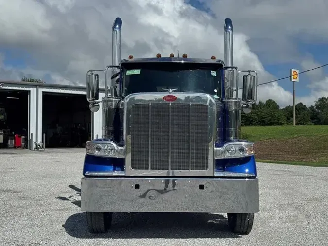 2027 PETERBILT 589