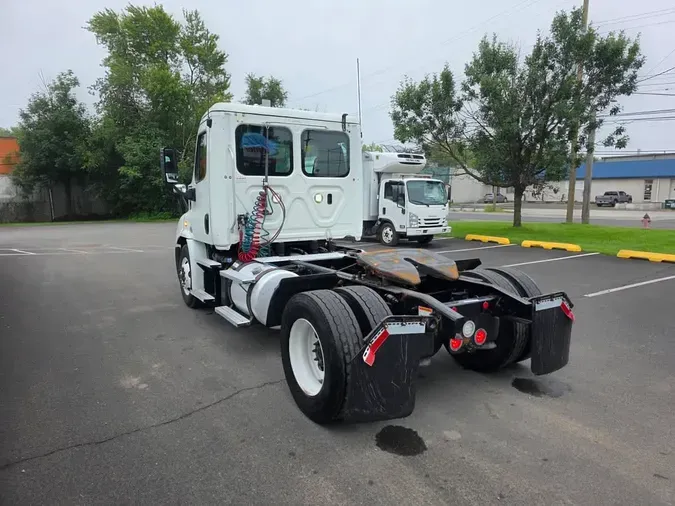 2020 FREIGHTLINER/MERCEDES CASCADIA 113