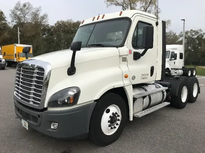 2018 Freightliner X12564ST