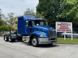 2015 MACK CXU613