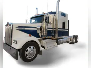 2022 Kenworth W900L