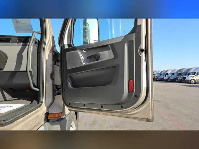 2022 Freightliner Cascadia 126