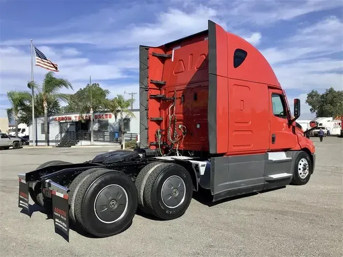 2021 FREIGHTLINER CA126