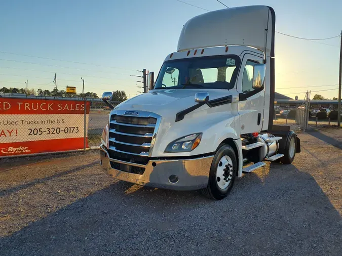 2019 FREIGHTLINER/MERCEDES NEW CASCADIA 126ff731cc73cbf306f96578a5583105944