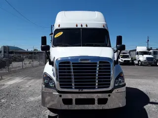 2017 FREIGHTLINER/MERCEDES CASCADIA 113