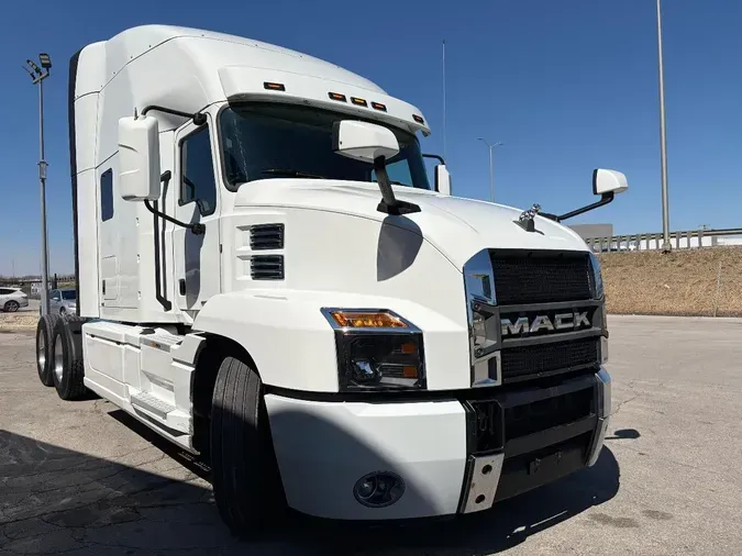 2023 MACK AN64T