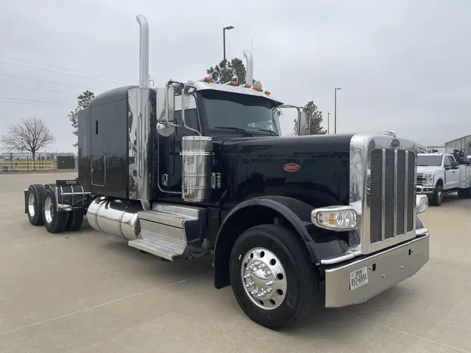 2022 Peterbilt 389