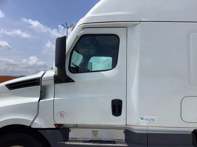 2023 Freightliner Cascadia 126