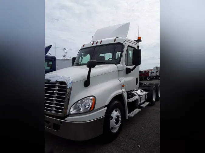 2016 FREIGHTLINER/MERCEDES CASCADIA 125ff7c626aece52594d61beb99338cef71