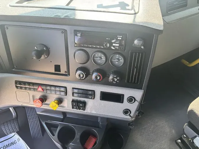 2021 FREIGHTLINER Cascadia 126