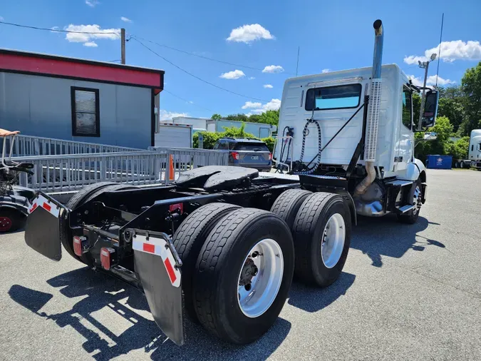 2019 VOLVO VNL64TRACTOR