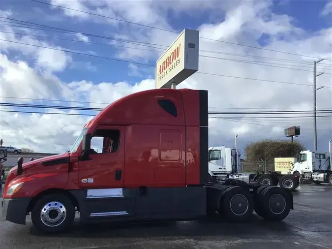 2021 FREIGHTLINER CA126