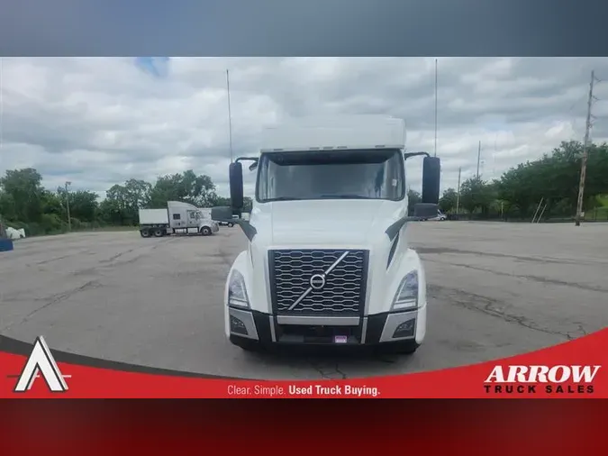 2022 VOLVO VNL740