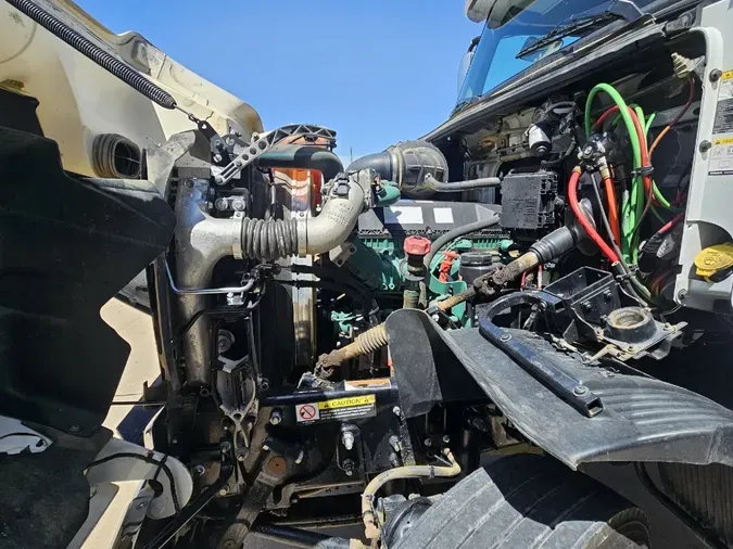 2023 VOLVO VHD64FT300ff852b1a2184d53b1f19c2c6c16b116e