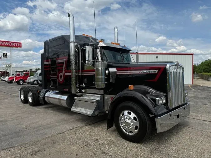 2024 Kenworth W900L